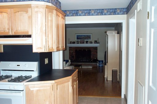 Archway into family room